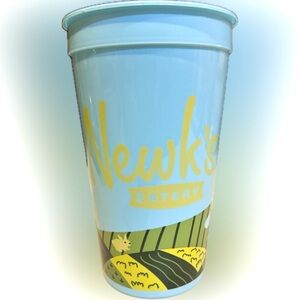 2025 NEWKS COLLECTIBLE CUP TUMBLER PARTY DRINK BEVERAGE BLUE GREEN YELLOW 32 oz